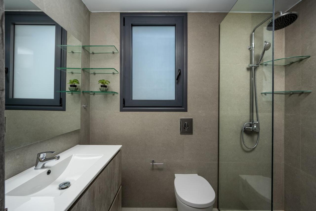 Penélope Beachfront Villa Kremastí Esterno foto