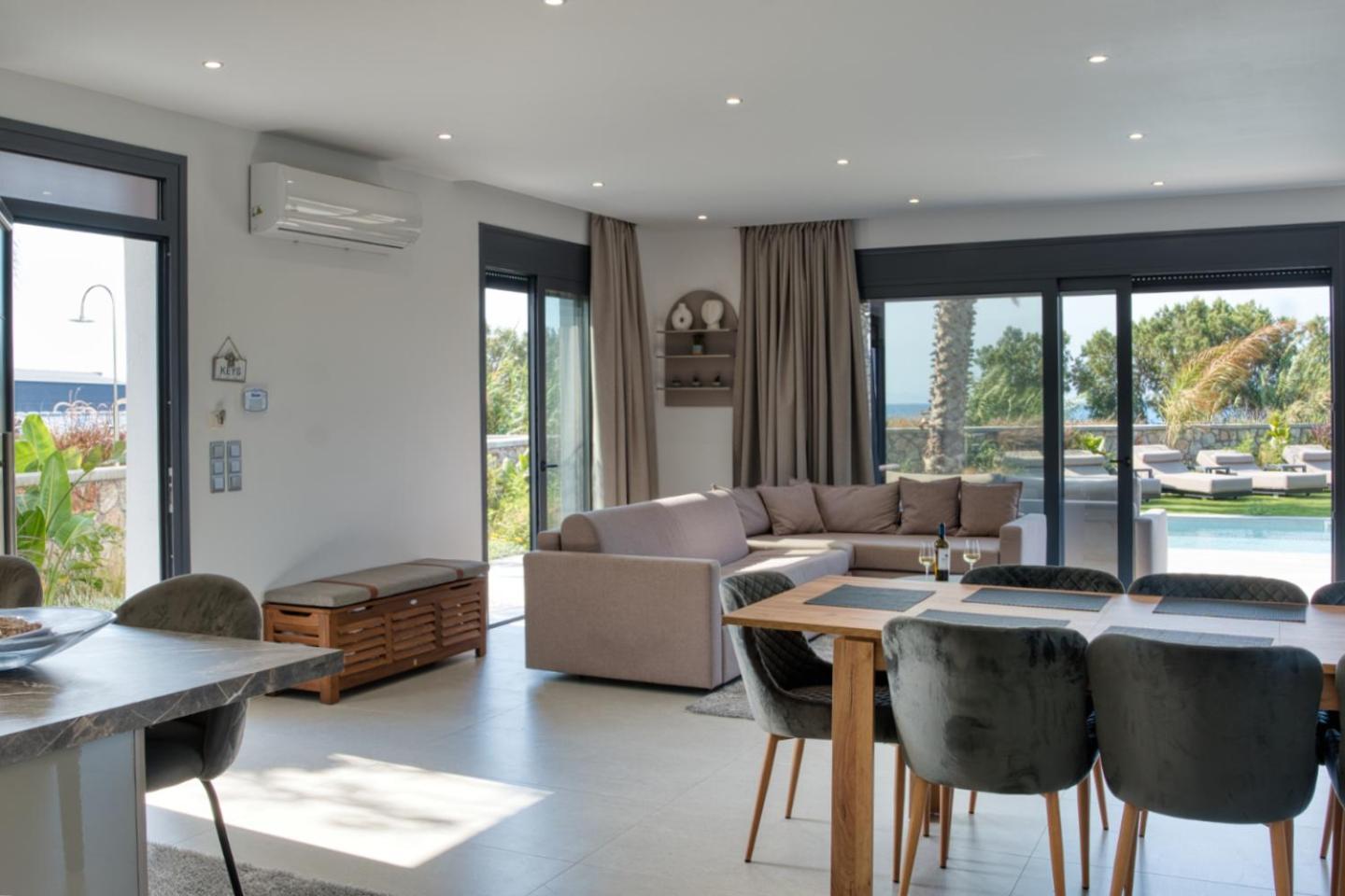 Penélope Beachfront Villa Kremastí Esterno foto